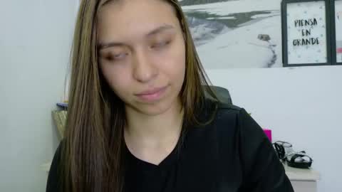 Snapshot of cayetana_01 chatting on 05-21-26, 07:32 cayetana online show from 05-21-26, 07:32