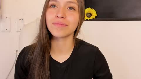 Snapshot of cayetana_01 chatting on 05-28-26, 07:11 cayetana online show from 05-28-26, 07:11