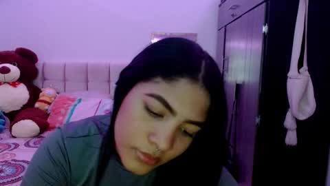 Snapshot of caylinn19 chatting on 09-19-25, 01:51 Caylinn online show from 09-19-25, 01:51