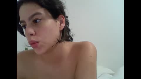 Snapshot of cazadora80s chatting on 12-17-25, 06:52 cazadora80s online show from 12-17-25, 06:52
