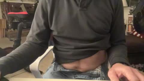 Snapshot of cbjohnjohn chatting on 12-05-25, 01:25 John online show from 12-05-25, 01:25