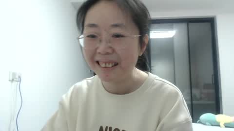 Snapshot of cbz112233 chatting on 12-21-24, 02:15 ANNYANNY online show from 12-21-24, 02:15