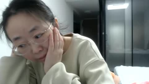 Snapshot of cbz112233 chatting on 02-05-25, 02:37 ANNYANNY online show from 02-05-25, 02:37