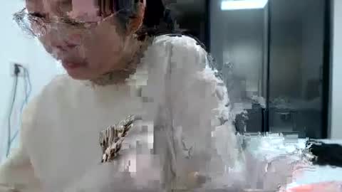 Snapshot of cbz112233 chatting on 02-16-25, 08:33 ANNYANNY online show from 02-16-25, 08:33