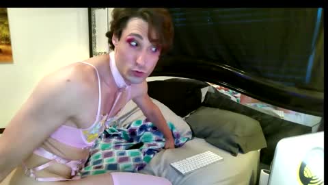 Snapshot of cdashleysimmons chatting on 10-19-25, 02:29 Allie North online show from 10-19-25, 02:29