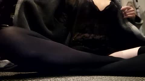 Cdleigh1984 online show from 10-18-25, 10:54