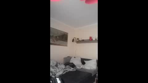 cdpeterka16 online show from 04-21-26, 10:10