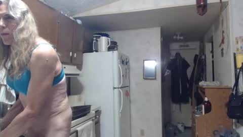 Snapshot of cdsextoy1 chatting on 12-01-25, 12:26 Jackie online show from 12-01-25, 12:26