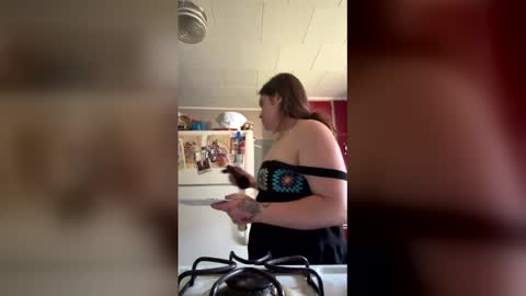 Snapshot of cecerose813 chatting on 05-11-26, 11:46 cecerose813 online show from 05-11-26, 11:46