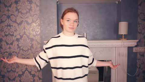 Snapshot of cecillecolgate chatting on 11-28-25, 07:00 Cristy online show from 11-28-25, 07:00