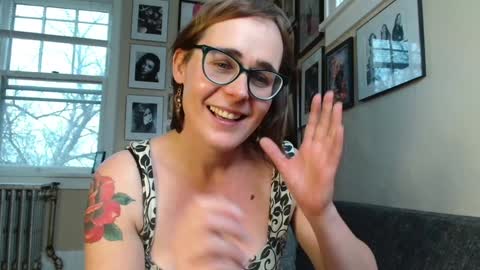 Snapshot of cecilysaintclaire chatting on 12-18-24, 05:31 Cecily Saint Claire online show from 12-18-24, 05:31