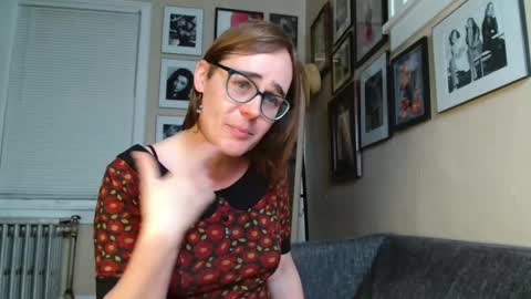 Snapshot of cecilysaintclaire chatting on 02-11-25, 02:02 Cecily Saint Claire online show from 02-11-25, 02:02