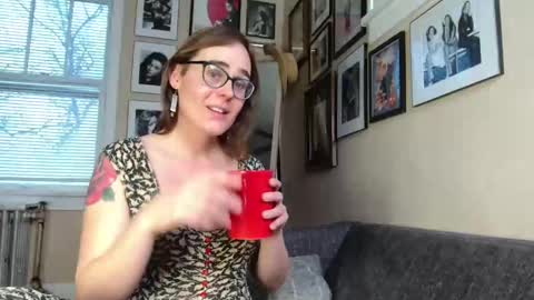 Snapshot of cecilysaintclaire chatting on 02-20-25, 02:35 Cecily Saint Claire online show from 02-20-25, 02:35