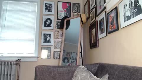 Snapshot of cecilysaintclaire chatting on 02-27-25, 06:42 Cecily Saint Claire online show from 02-27-25, 06:42