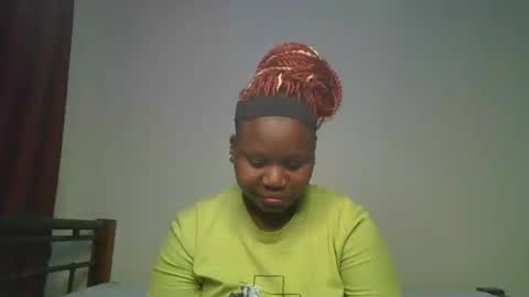 Snapshot of ceepretty25 chatting on 06-29-26, 10:15 ceepretty25 online show from 06-29-26, 10:15