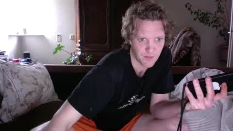 Snapshot of ceezeee chatting on 12-17-24, 10:12 ceezeee online show from 12-17-24, 10:12