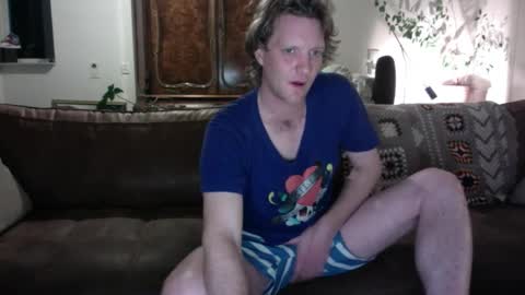 Snapshot of ceezeee chatting on 12-18-24, 01:05 ceezeee online show from 12-18-24, 01:05