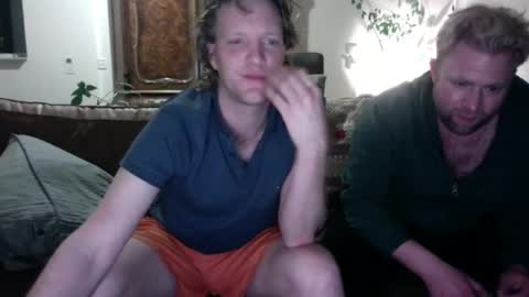 Snapshot of ceezeee chatting on 12-28-24, 03:58 ceezeee online show from 12-28-24, 03:58