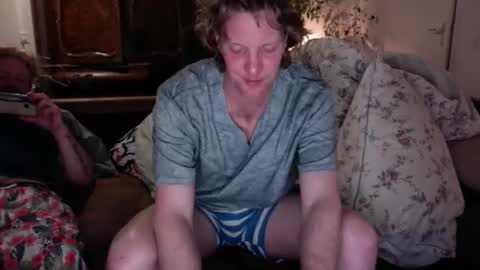 Snapshot of ceezeee chatting on 01-04-25, 03:40 ceezeee online show from 01-04-25, 03:40