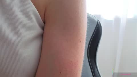 Snapshot of cel1ne_secret chatting on 06-05-26, 06:52 Josie Manesi online show from 06-05-26, 06:52