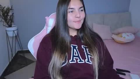 Snapshot of celeste_1star chatting on 09-12-25, 04:45 celeste_1star online show from 09-12-25, 04:45