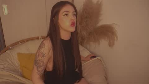 Diane Independent model online show from 11-11-25, 08:20