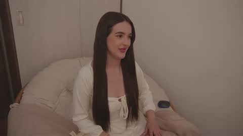 Diane Independent model online show from 07-13-26, 10:01