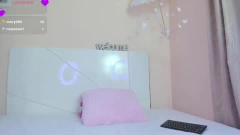 Snapshot of celeste_chic chatting on 09-26-25, 04:11 celeste_chic online show from 09-26-25, 04:11