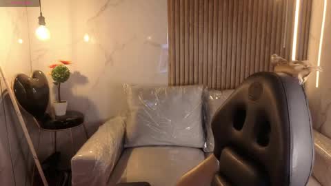 celeste_fioree online show from 04-15-26, 06:37