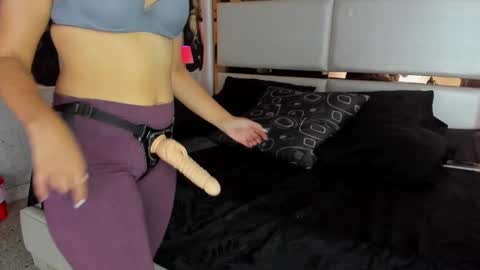 Snapshot of celeste_starsss chatting on 02-28-25, 12:43 celeste_starsss online show from 02-28-25, 12:43