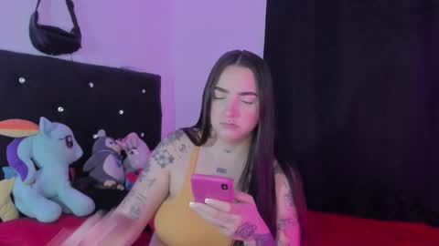 Snapshot of celeste_y_pipe chatting on 12-16-25, 03:33 Celeste Y Pipe online show from 12-16-25, 03:33