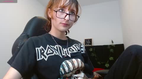 Snapshot of celesteayase chatting on 02-04-25, 10:34 celesteayase online show from 02-04-25, 10:34