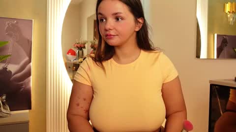 Snapshot of celestebailey chatting on 10-07-25, 04:42 CelesteBailey online show from 10-07-25, 04:42