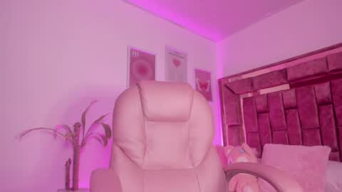 Snapshot of celestecute_ chatting on 02-09-25, 02:28 Celeste INSTAGRAM Celestecute 01 online show from 02-09-25, 02:28