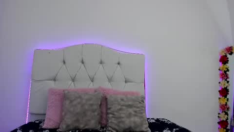 Snapshot of celestederek chatting on 01-12-26, 07:19 Celeste - Derek online show from 01-12-26, 07:19