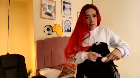 Snapshot of celestee15_ chatting on 06-20-26, 11:13 Celeste online show from 06-20-26, 11:13
