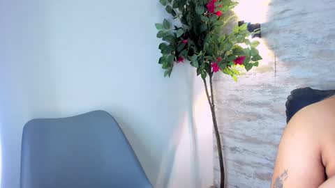 Snapshot of celestemc_26 chatting on 10-17-25, 04:04 CELESTE online show from 10-17-25, 04:04