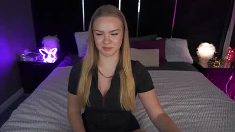 Snapshot of celestenoirr chatting on 07-10-26, 01:47 celestenoirr online show from 07-10-26, 01:47