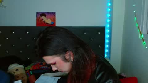 I am Valentinn online show from 01-18-25, 04:59