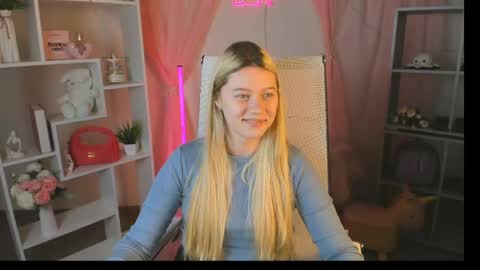 your cute kitty online show from 04-13-26, 03:39