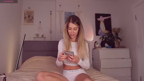 Snapshot of celin_summer chatting on 03-19-26, 05:50 Celin online show from 03-19-26, 05:50