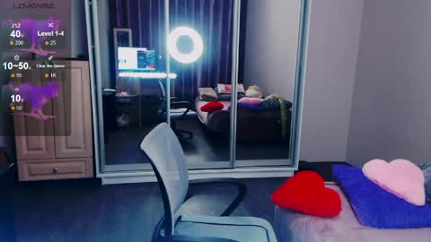 Snapshot of celine_faer1 chatting on 05-16-26, 04:17 Celine online show from 05-16-26, 04:17