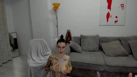 Snapshot of celine_roxelle chatting on 02-05-25, 11:28 Celine Roxelle online show from 02-05-25, 11:28