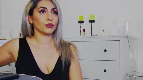 Snapshot of celinemeyerr chatting on 11-04-25, 06:34 CelineMeyer online show from 11-04-25, 06:34