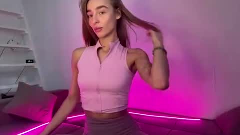 Snapshot of celineruppert chatting on 07-02-26, 02:11 Amilia online show from 07-02-26, 02:11