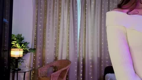 Snapshot of celineswiatkowski chatting on 02-08-26, 09:02 Nina online show from 02-08-26, 09:02