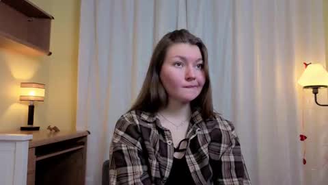 Snapshot of celineswiatkowski chatting on 02-09-26, 05:17 Nina online show from 02-09-26, 05:17