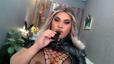 Snapshot of cellinekittcumerr chatting on 06-16-26, 02:09 cellinekittcumerr online show from 06-16-26, 02:09