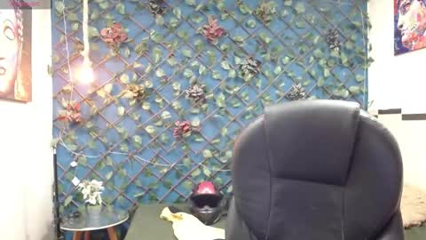 Snapshot of cerokershelby chatting on 12-04-25, 10:35 Ceroke online show from 12-04-25, 10:35