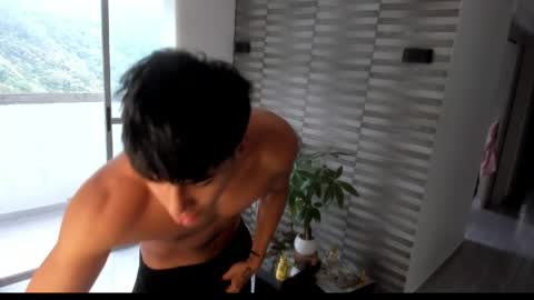 Snapshot of ceron_cb chatting on 04-29-26, 12:31 ceron cb online show from 04-29-26, 12:31